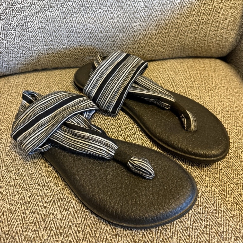 Sanuk Sling Size 8 Black Gray Yoga Mat Thong Sandals